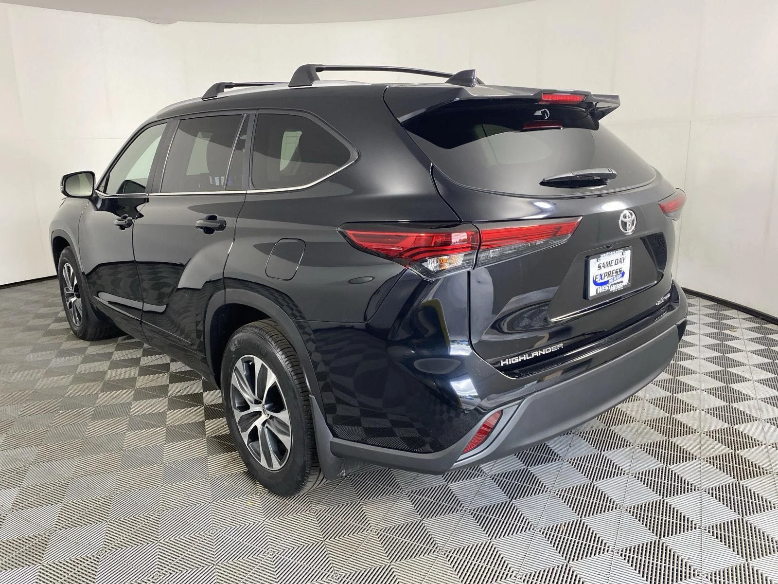 Used 2023 Midnight Black Metallic Toyota XLE image 5