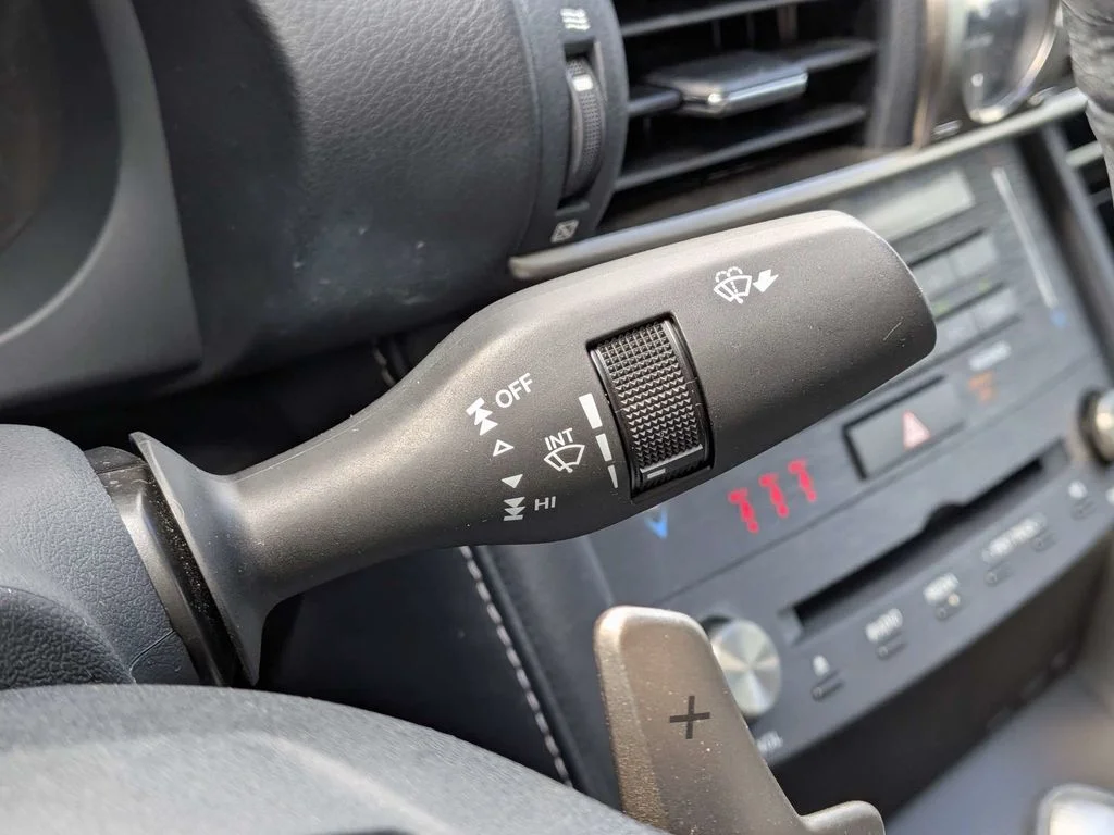 Used 2019 Silver Lexus 300 image 21