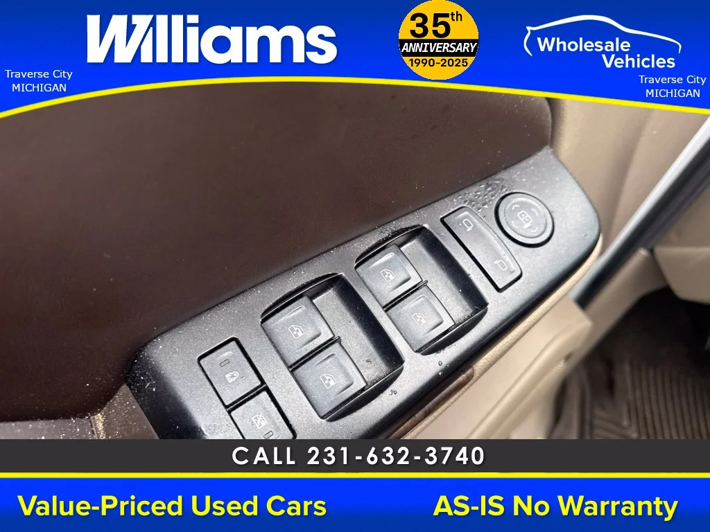 Used 2016 Summit White Chevrolet LS image 23