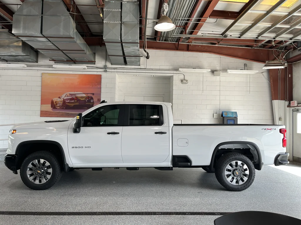 New 2026 Summit White Chevrolet Custom image 5