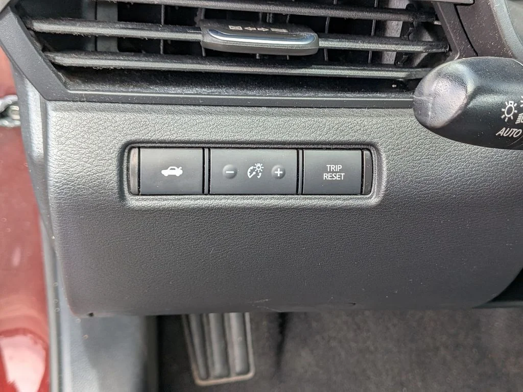 Used 2024 Red Nissan 2.5 SV image 18