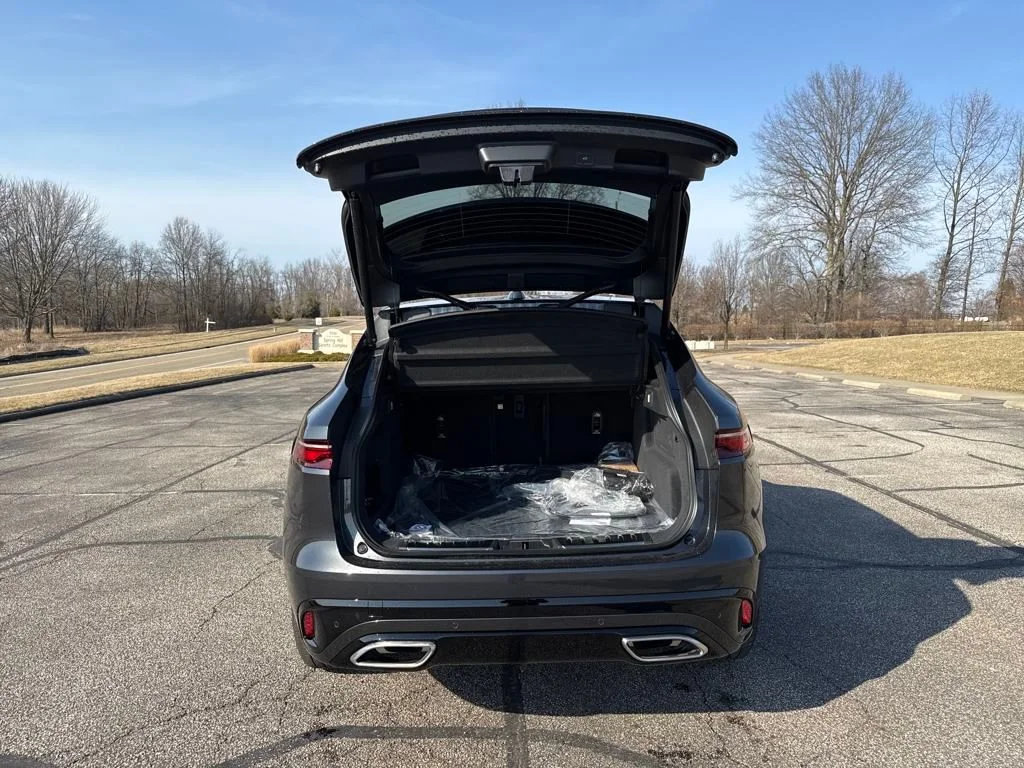 2026 Jaguar F-Pace R-Dynamic S - Photo 9