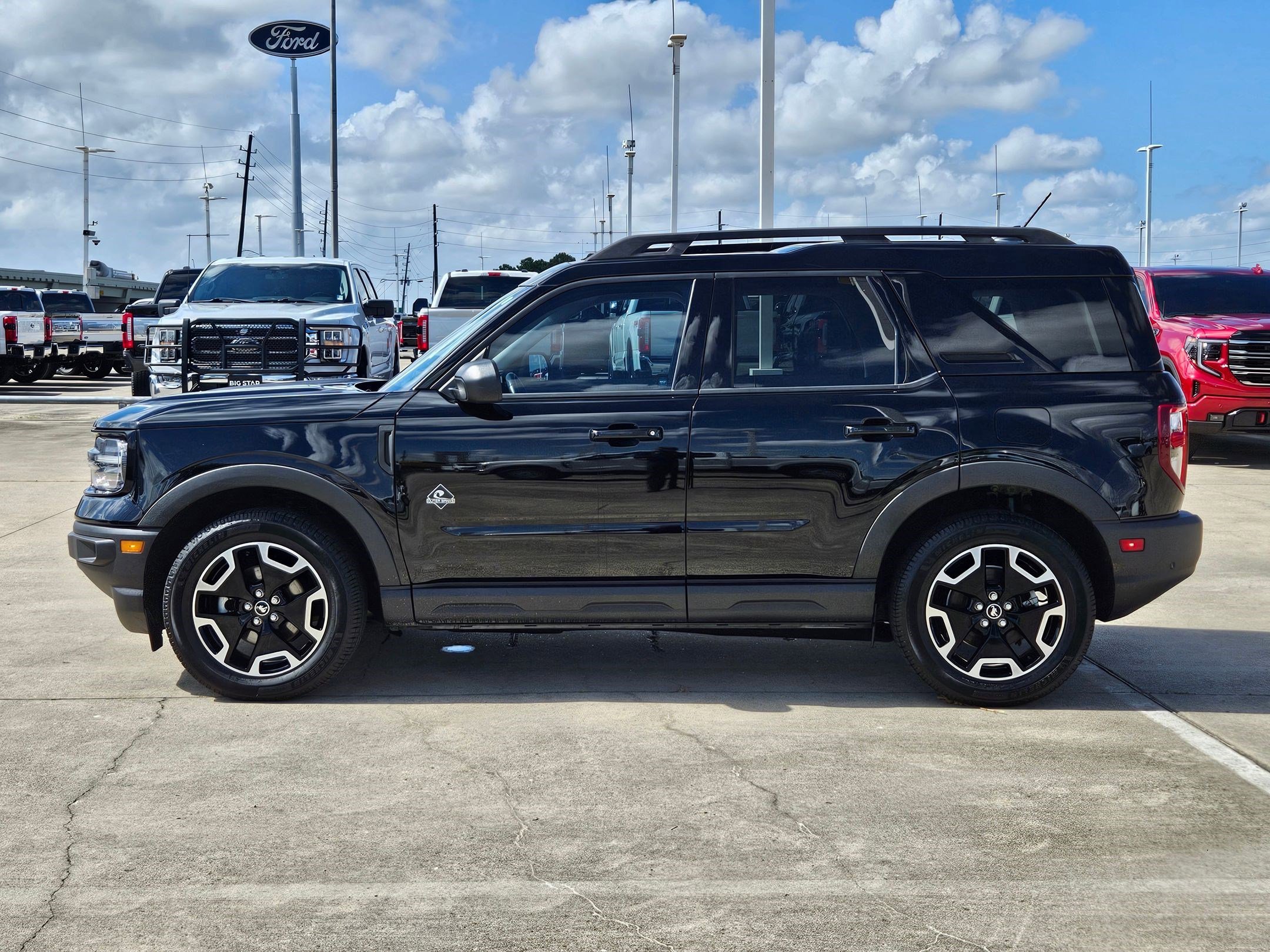 Used 2023 Shadow Black Ford Outer Banks image 6
