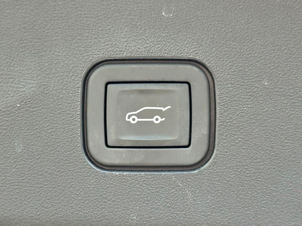 Used 2026 White Cadillac Platinum image 34