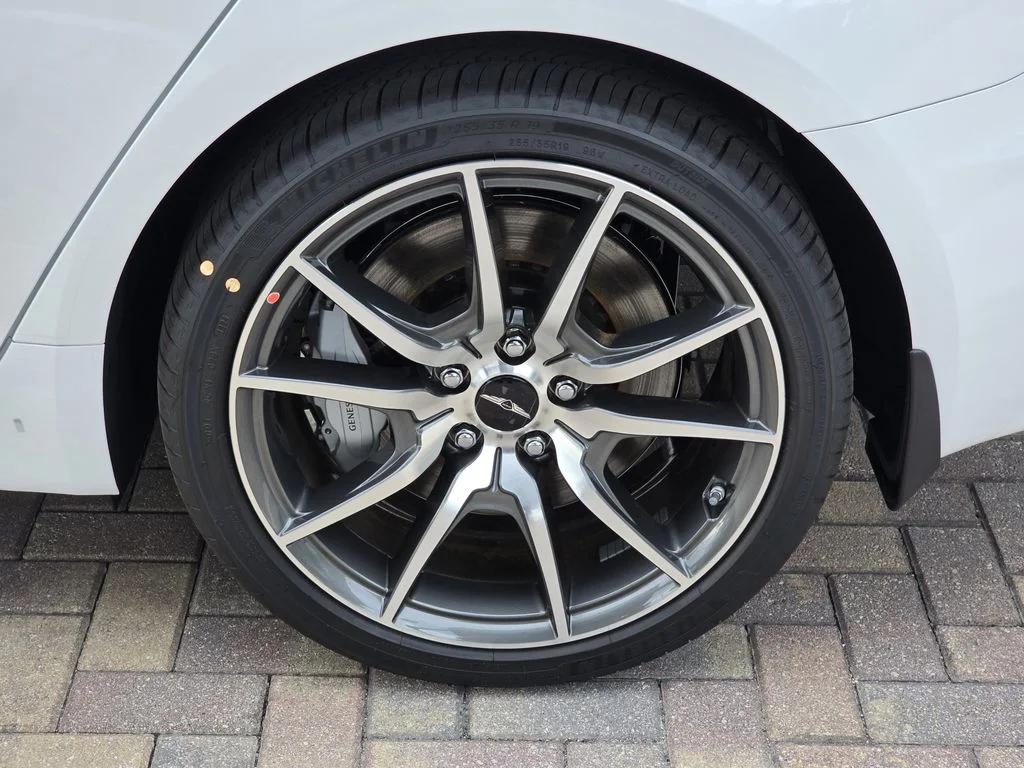 New 2026 White Genesis 2.5T image 5