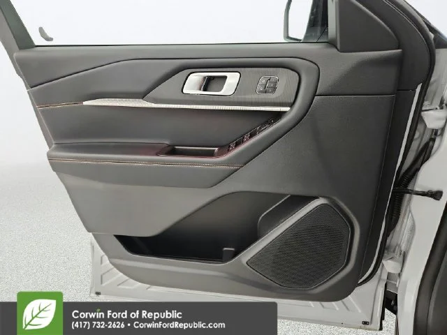 New 2026 Space White Metallic Ford Tremor® image 55