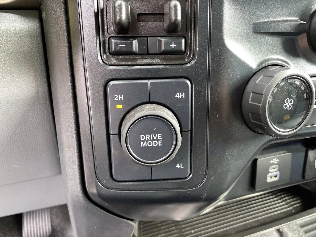 Used 2025 White Ford XLT image 23