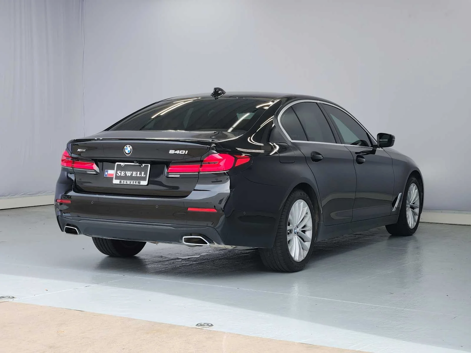 Used 2021 Jet Black BMW 540i xDrive image 4
