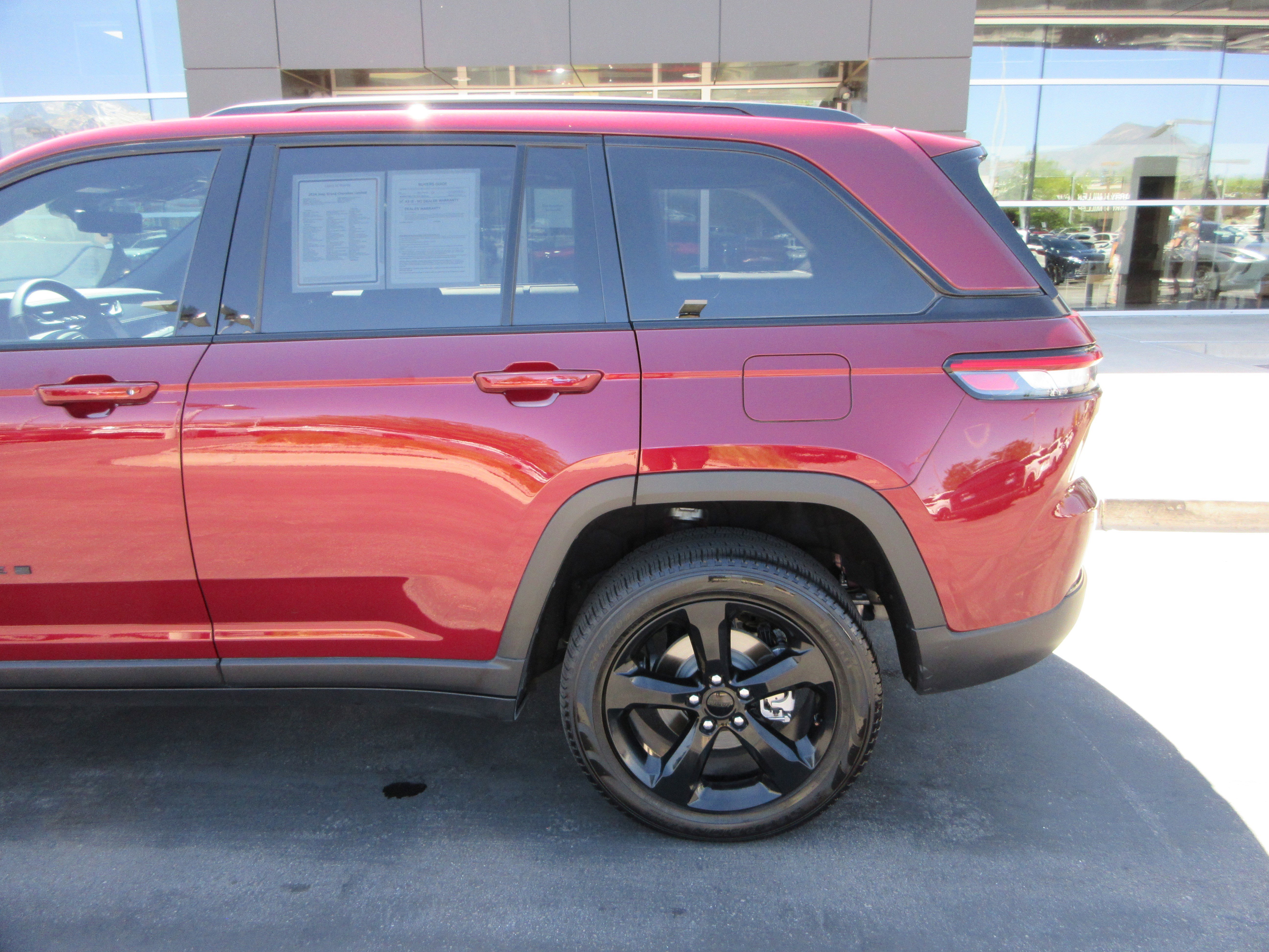Used 2024 Velvet Red Pearlcoat Jeep Limited image 4