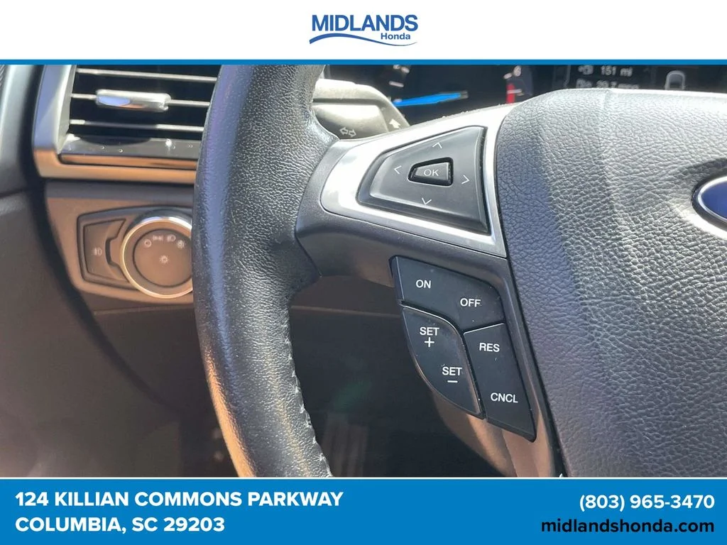 Used 2016 White Platinum Clearcoat Metallic Ford SE image 20