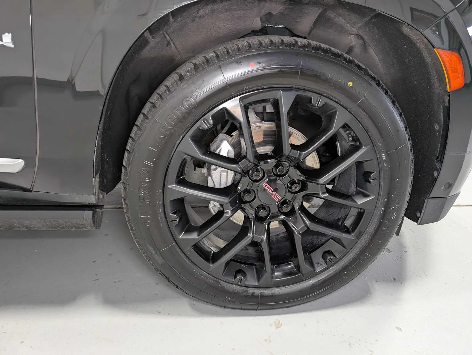 Used 2023 ONYX BLACK GMC Denali image 3