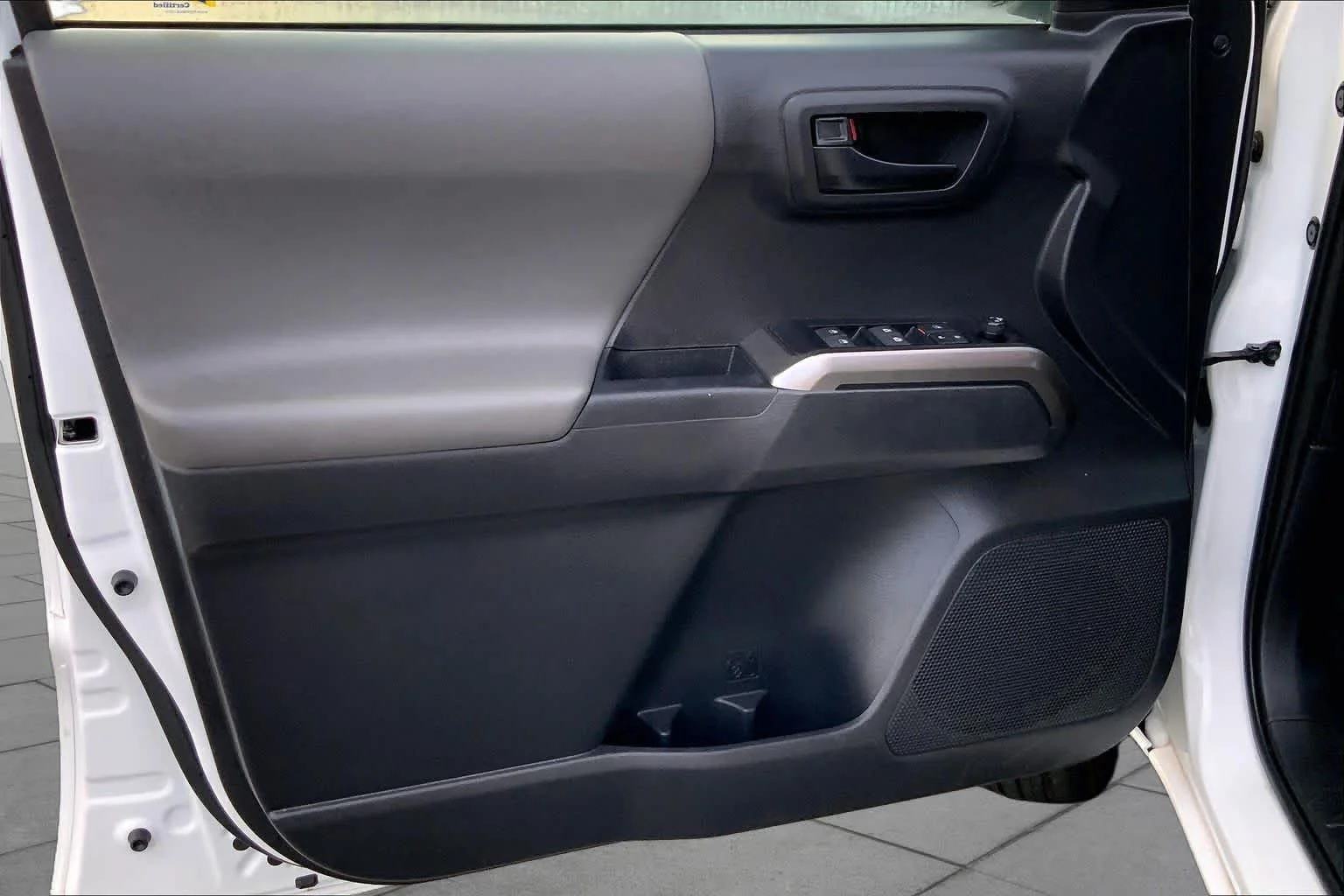 Used 2023 Ice Cap Toyota SR5 image 21