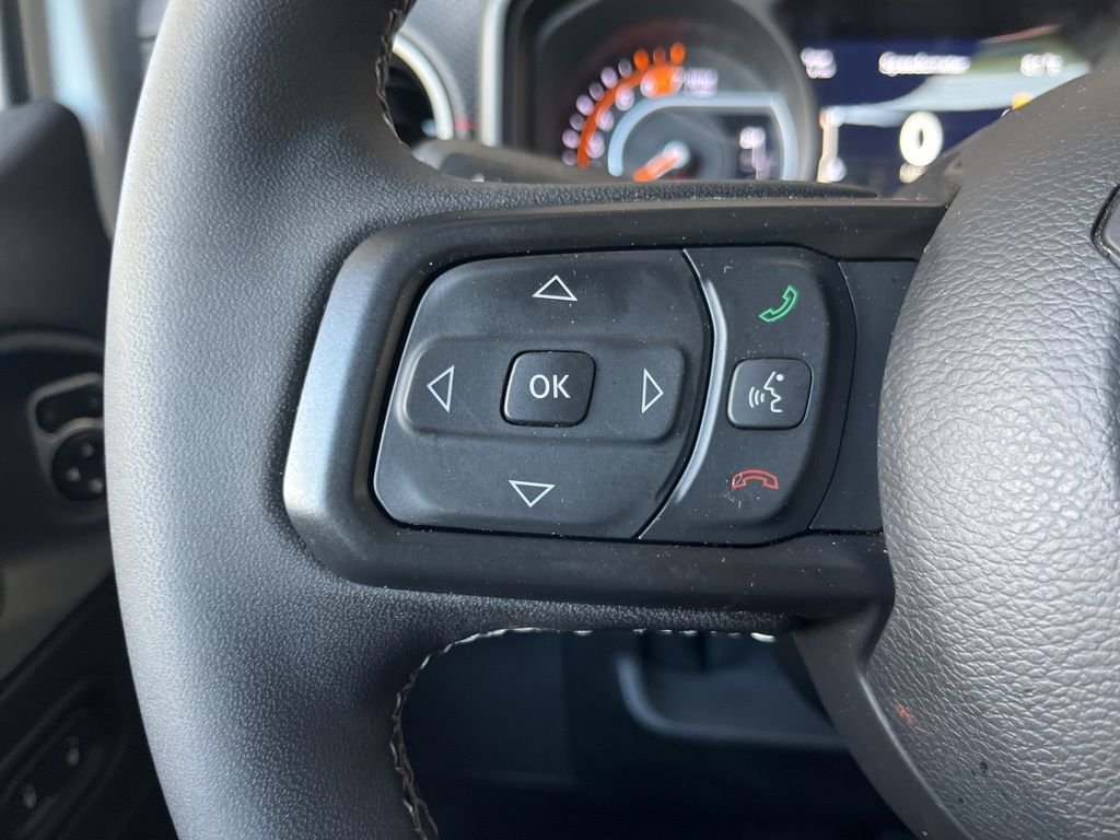 Used 2025 Bright White Clearcoat Jeep Rubicon X image 30