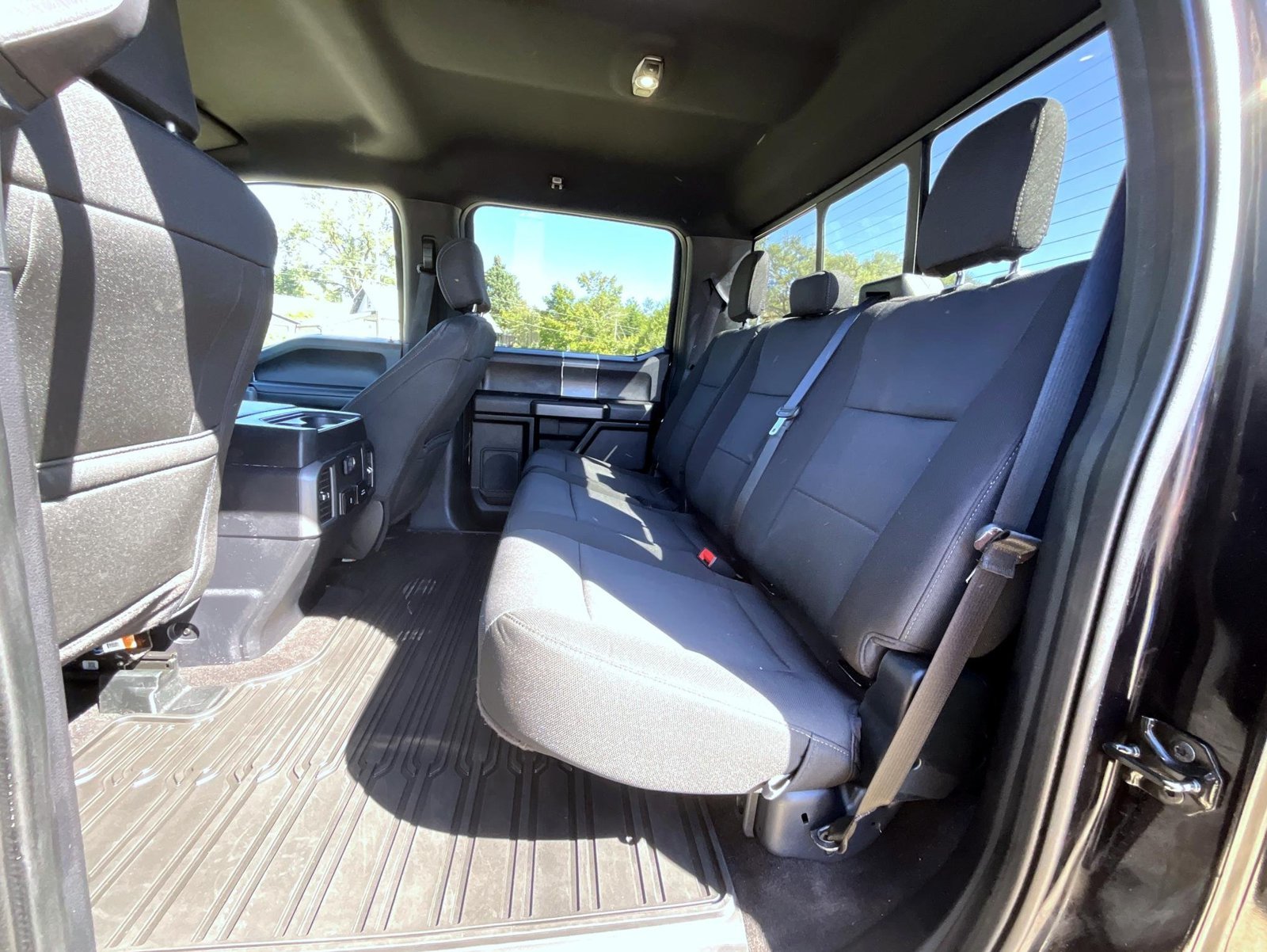 Used 2020 Black Ford XLT image 29
