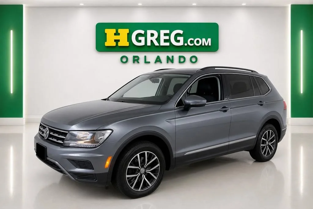 Used 2020 Platinum Gray Metallic Volkswagen SE image 3