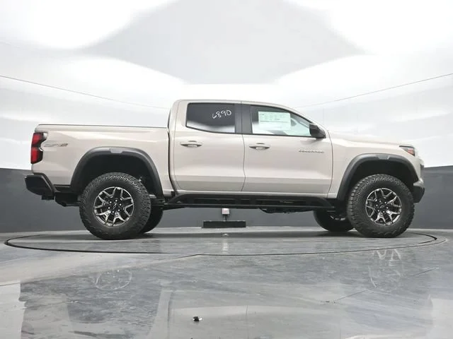 2026 Chevrolet Colorado ZR2 - Photo 24