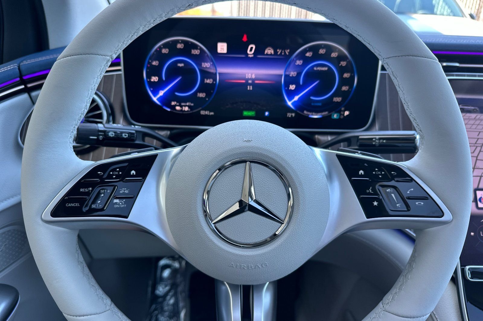 New 2026 White/off-white Mercedes-Benz 320 SUV image 24