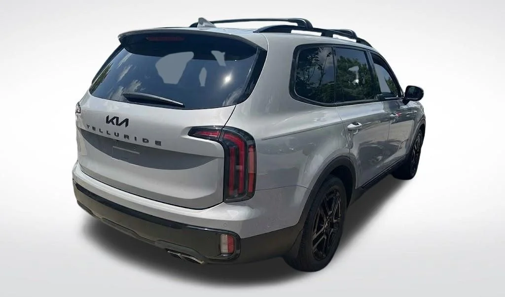 Used 2025 Gray Kia SX-Prestige X-Line image 3