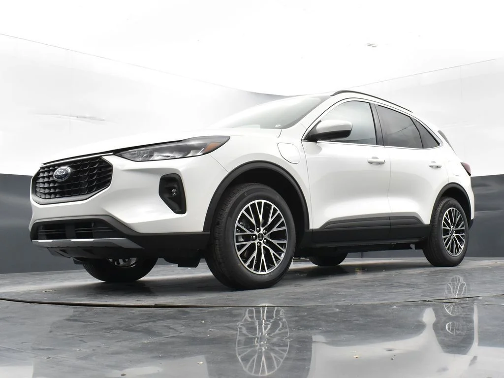 New 2025 White Ford Base image 28