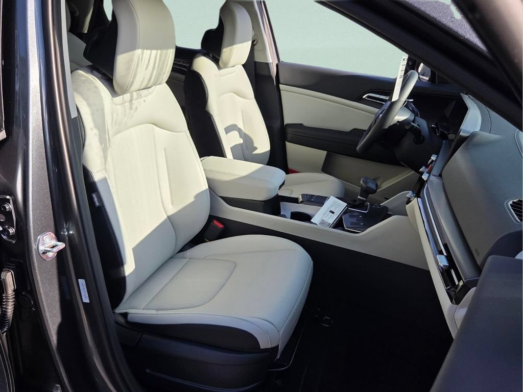New 2026 Gravity Gray Kia EX image 18