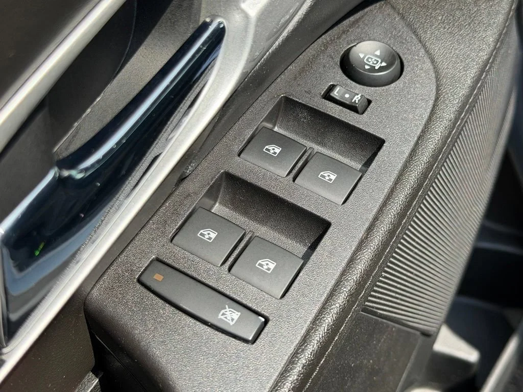 Used 2017 QUICKSILVER METALLIC GMC SLE image 24