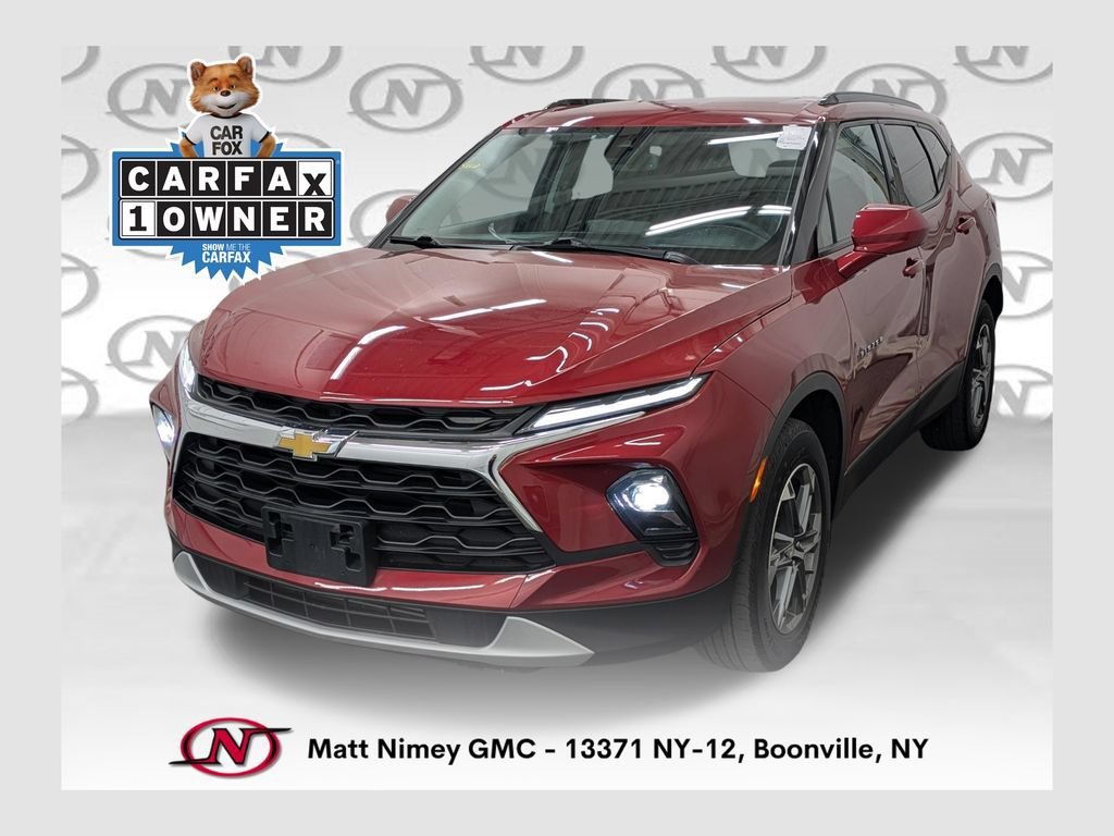 Used 2023 RADIANT RED TINTCOAT Chevrolet LT image 1