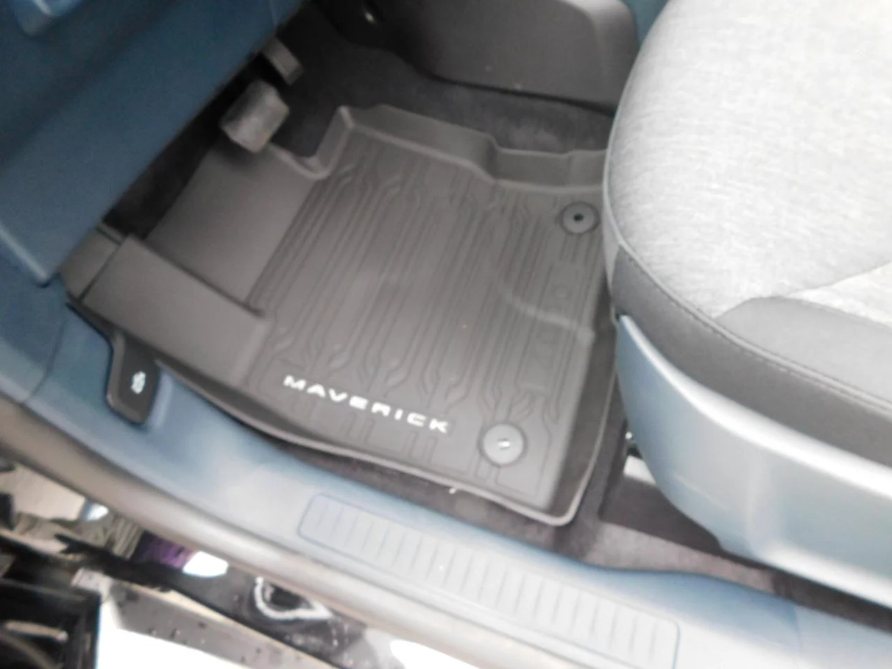 New 2025 Shadow Black Ford XLT image 30