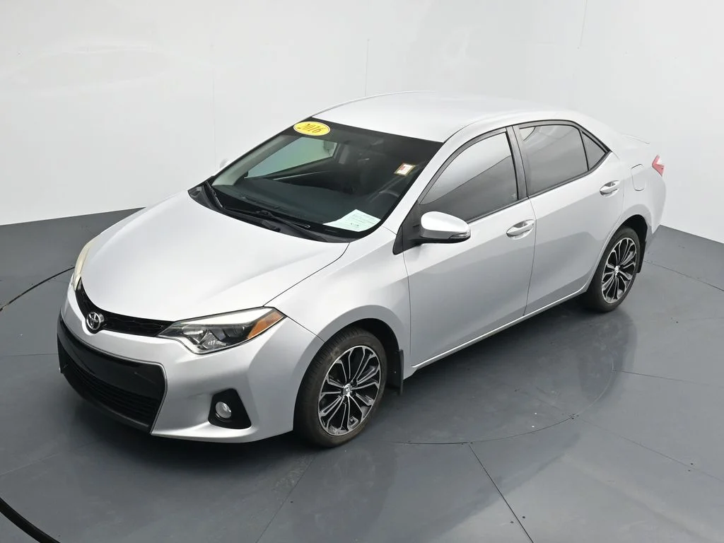Used 2016  Toyota S Plus image 23