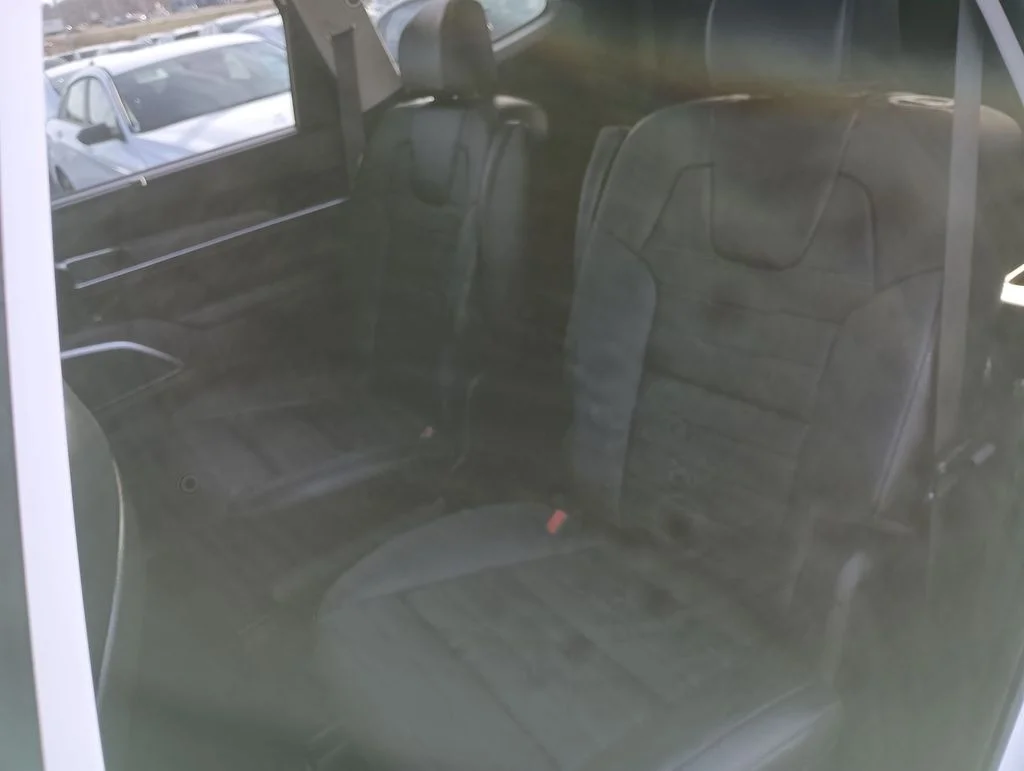 Used 2023 White Kia SX-Prestige image 29