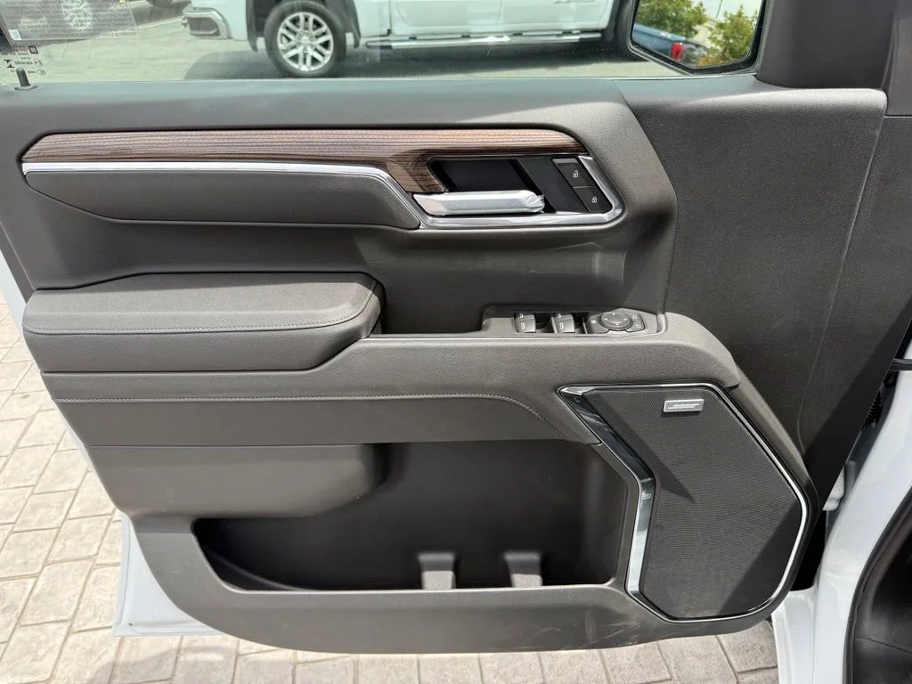 New 2026 Onyx Black GMC Elevation image 31