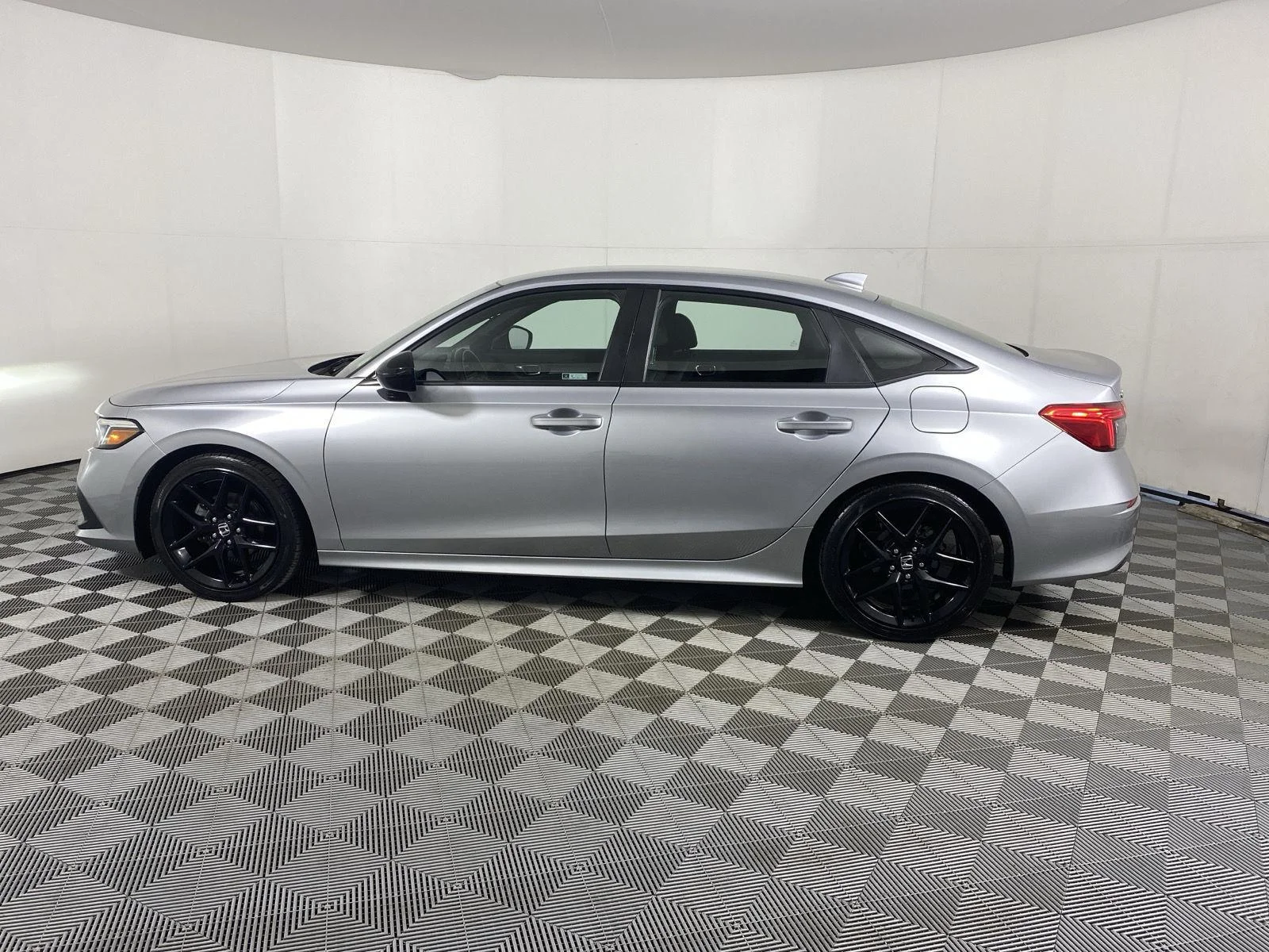 Used 2024 Lunar Silver Metallic Honda Sport image 4
