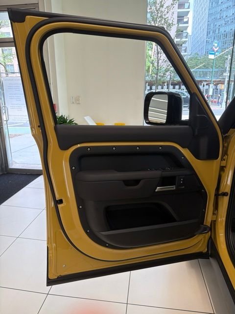 New 2026 Deep Sandglow Yellow Land Rover Trophy Edition Deep Sandglow image 10