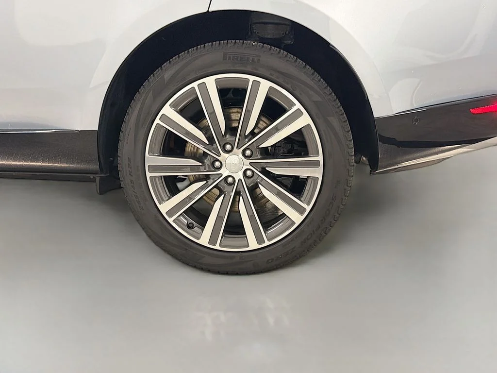 Certified Used 2023 Ionian Silver SV Bespoke Ultra Metallic Satin Land Rover Autobiography image 37