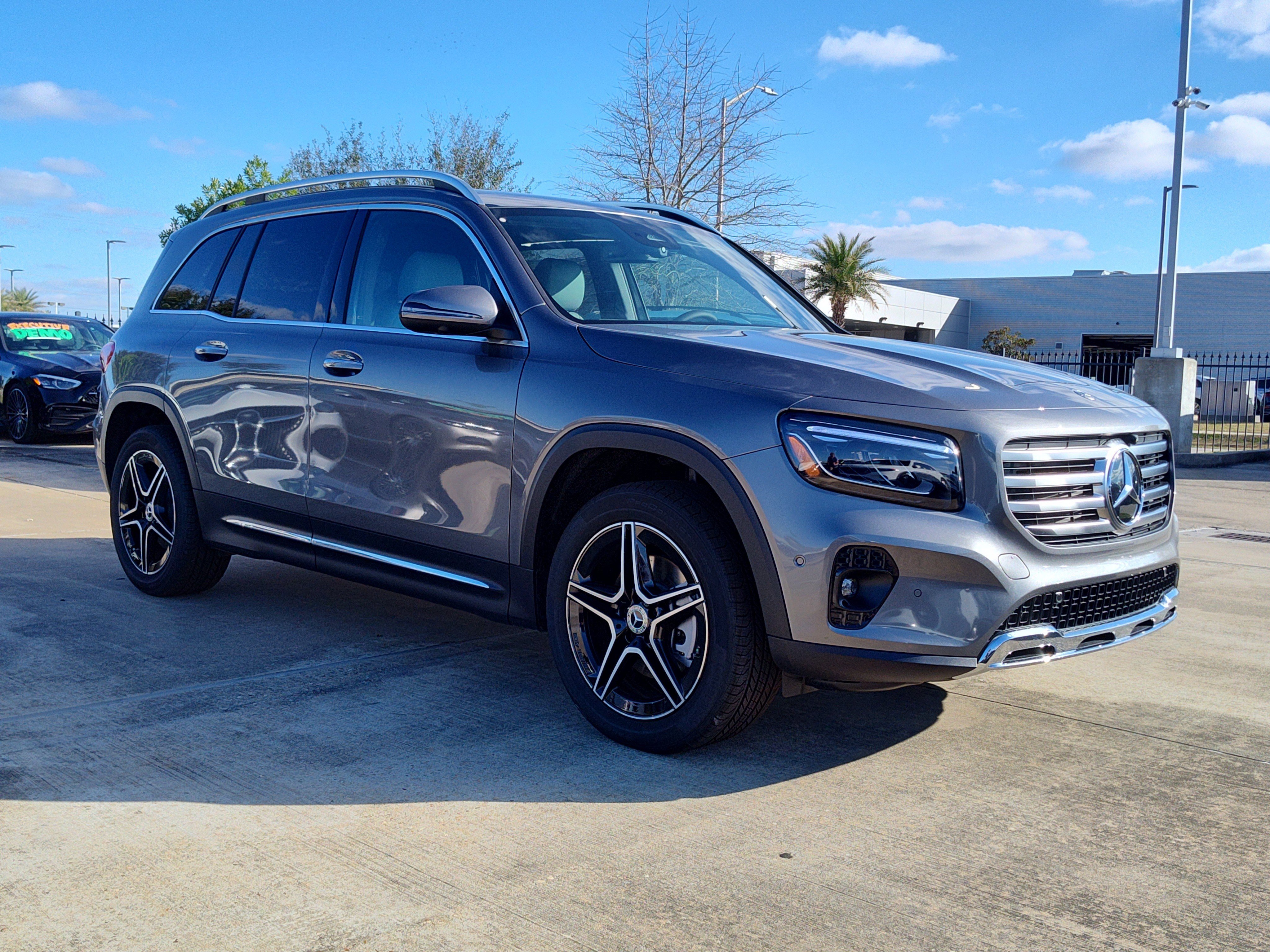 New 2026 Mountain Grey Metallic Mercedes-Benz GLB 250 image 20
