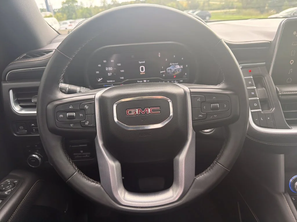 2023 GMC Yukon SLT - Photo 13