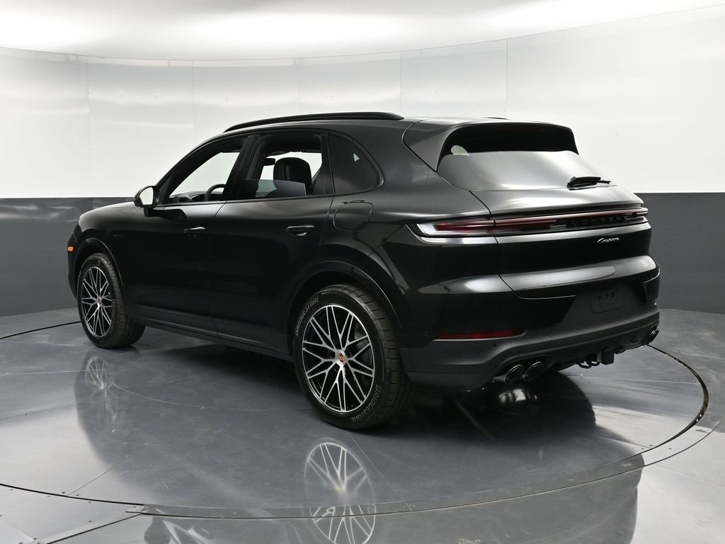 2026 Porsche Cayenne E-Hybrid photo 2