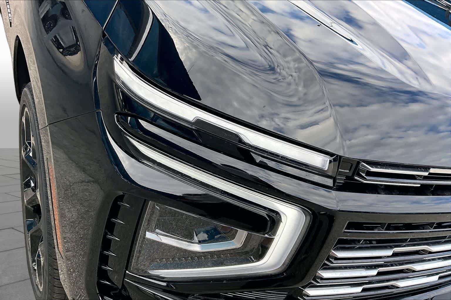 2026 Chevrolet Suburban High Country - Photo 13