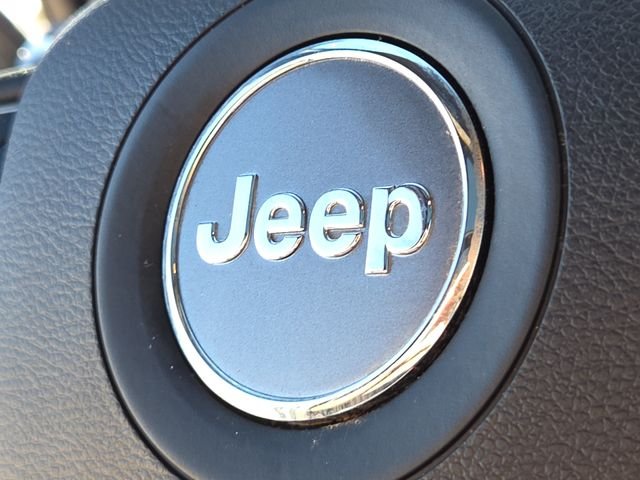 Used 2019 Silver Jeep Overland image 25