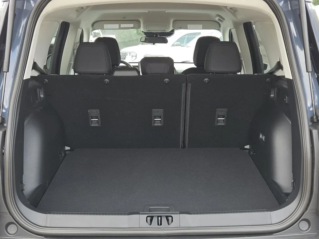 New 2026 Azure Gray Metallic Tri-Coat Ford Big Bend® image 10