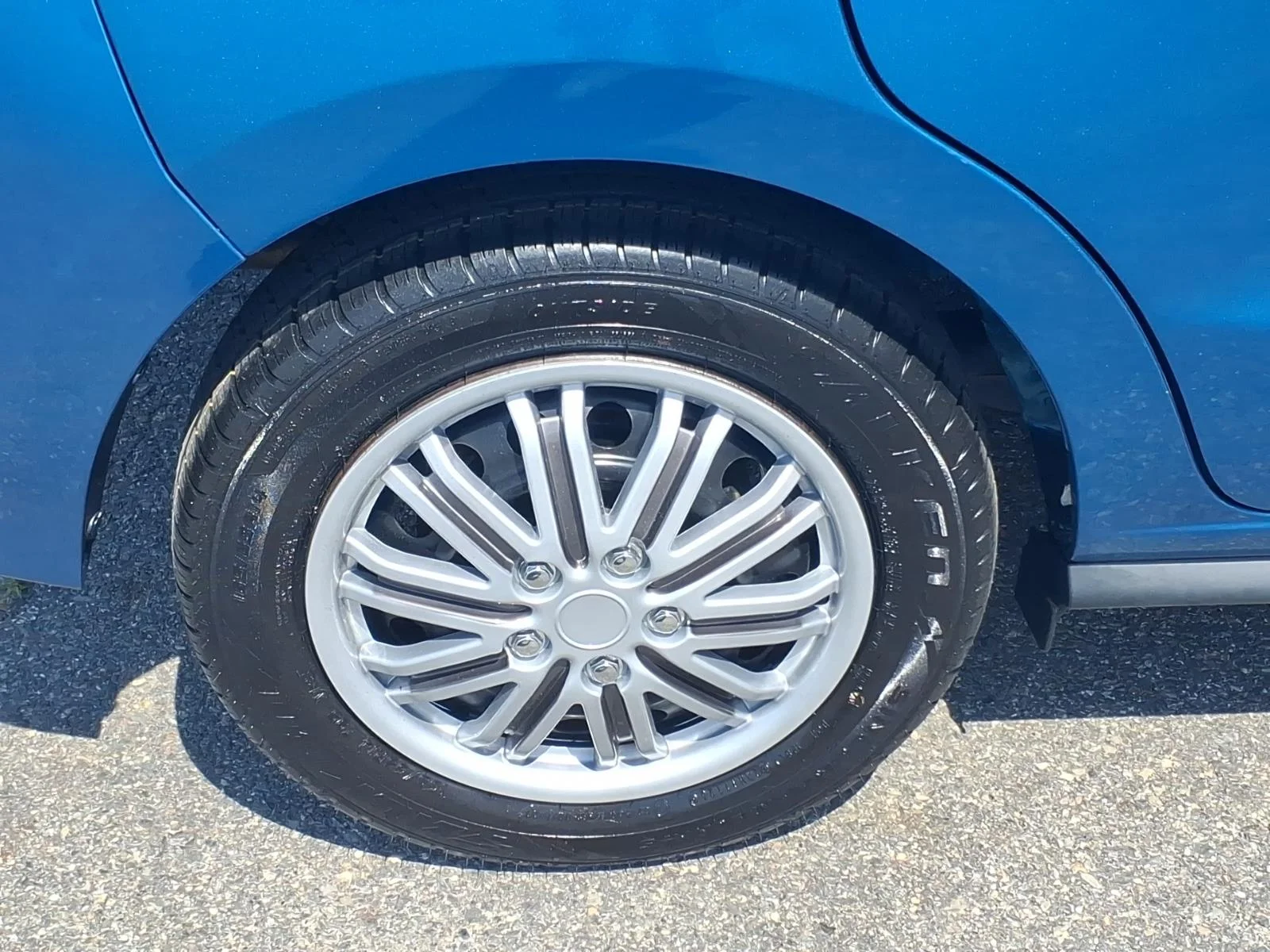 Used 2021 Sapphire Blue Mitsubishi ES image 11