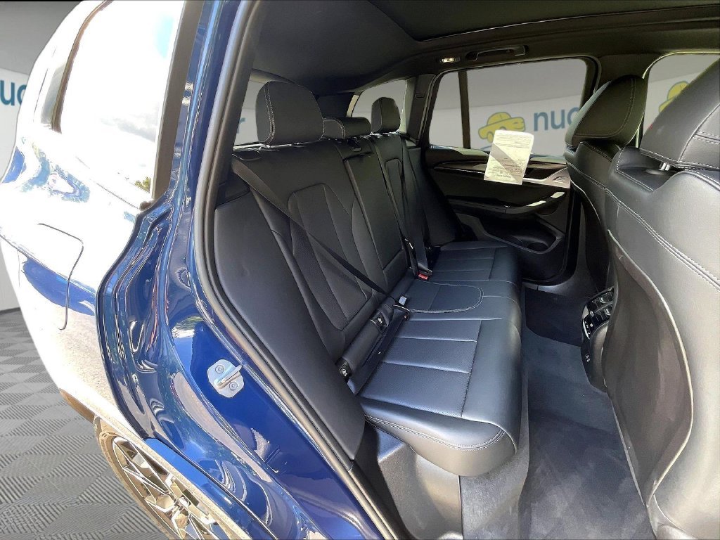 Used 2023 Blue BMW xDrive30i image 19
