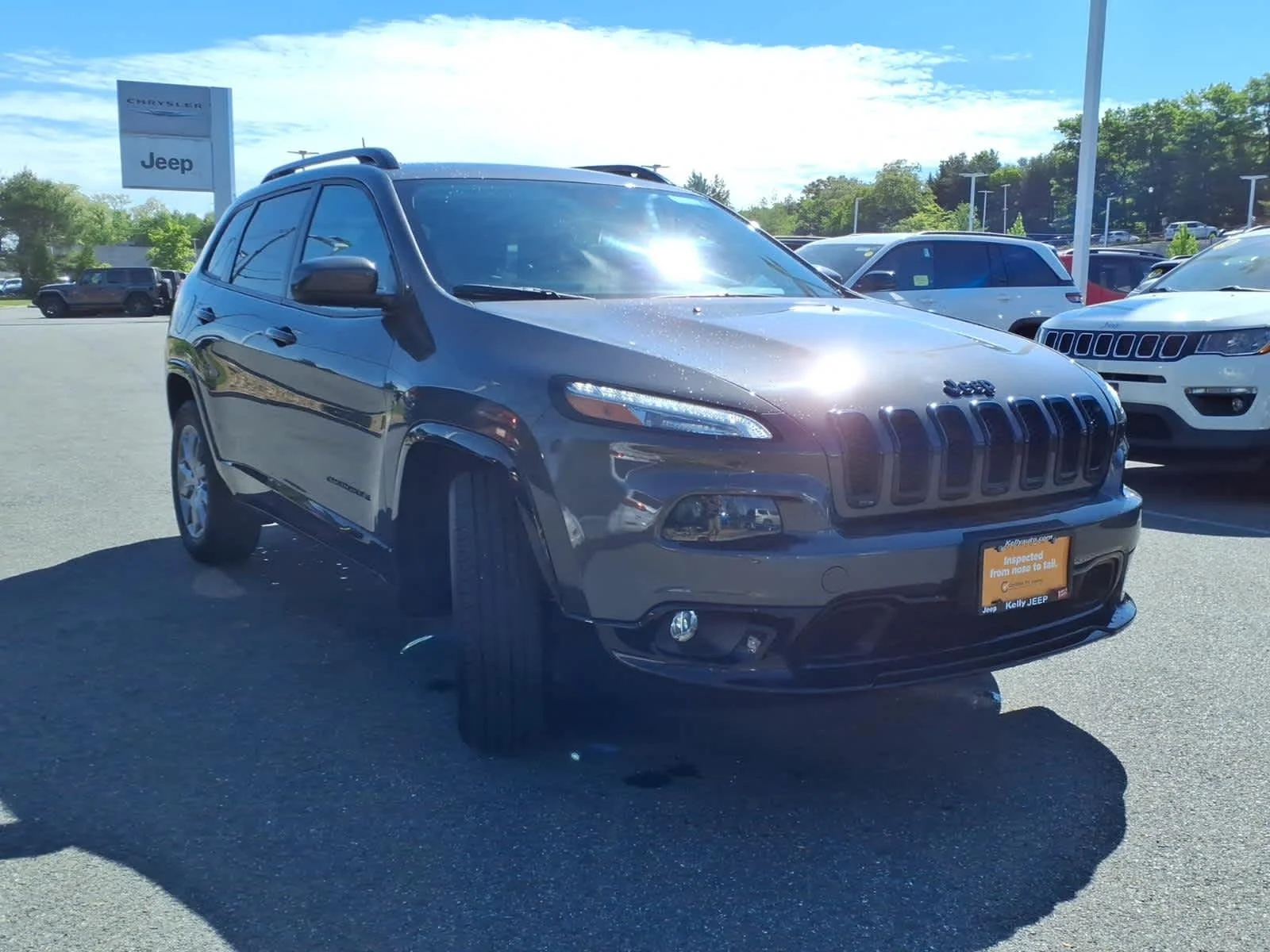 Certified Used 2018 Granite Crystal Met. Clear Coat Jeep Latitude Tech Connect image 5