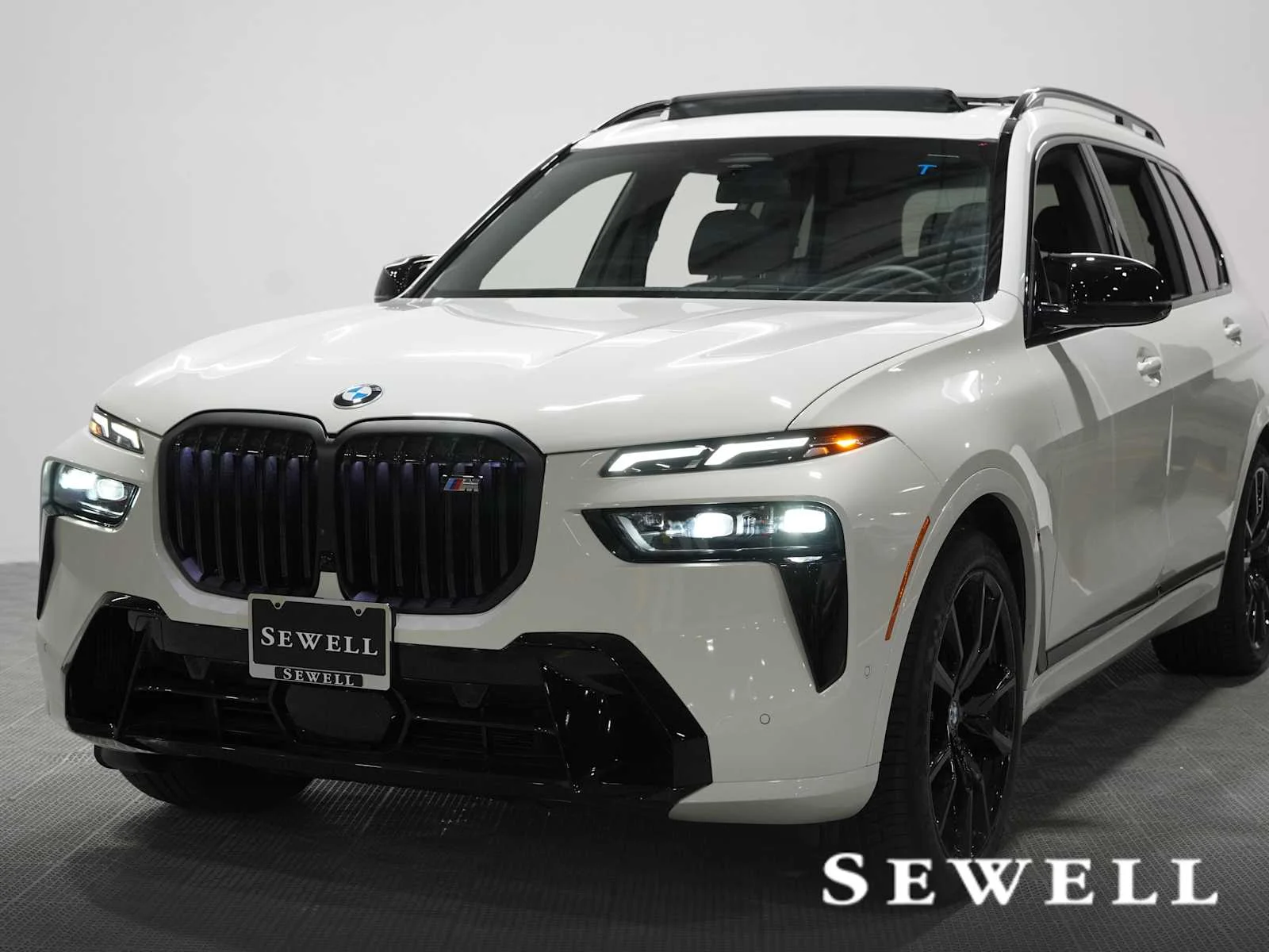 2025 BMW X7 M60i