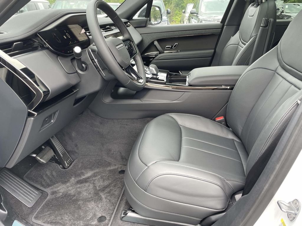 New 2026 Fuji White Land Rover Dynamic SE image 14