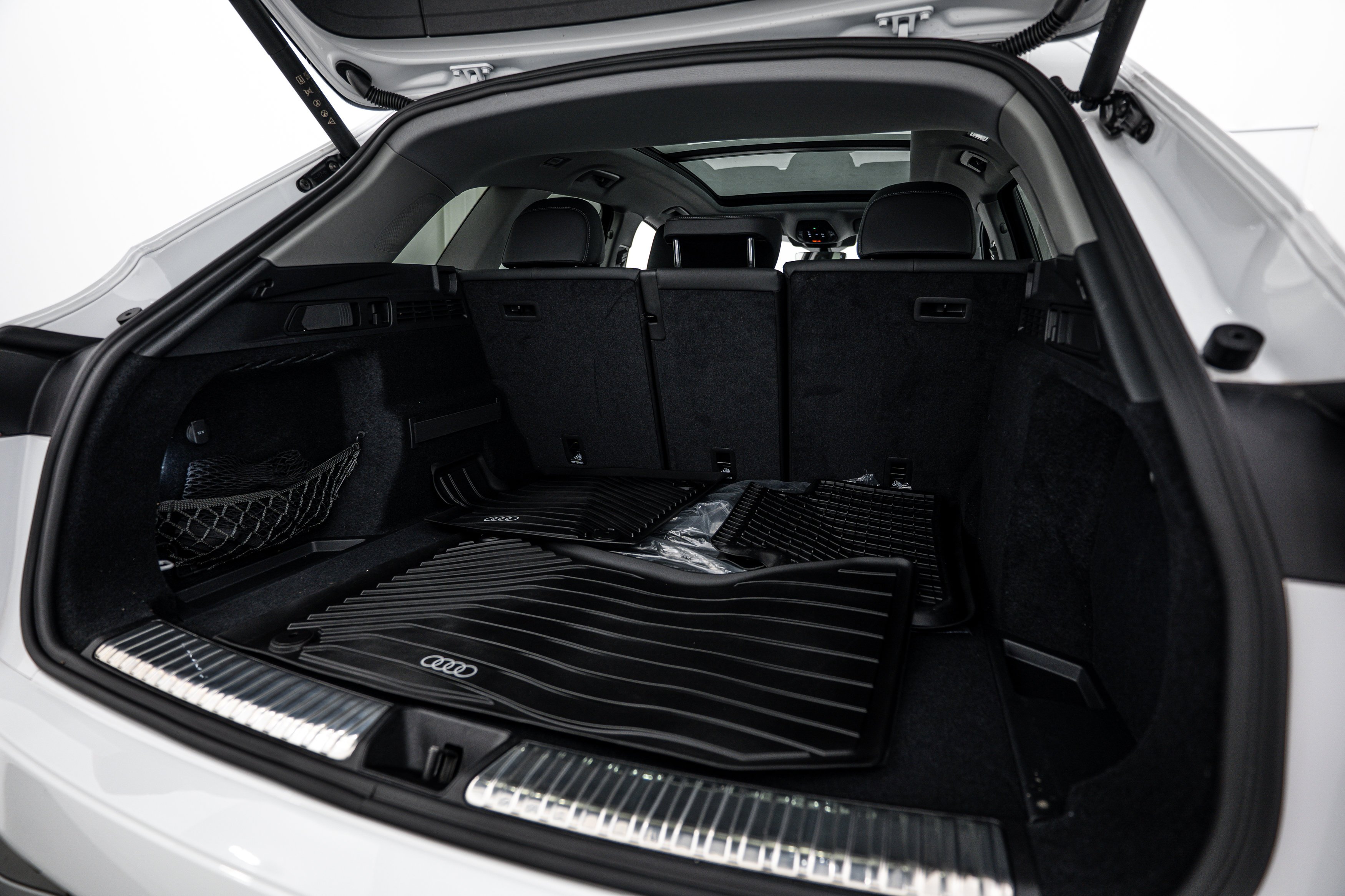 Used 2025 Arkona White Audi Premium image 20