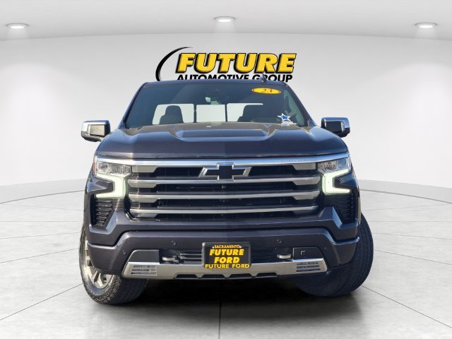 Used 2023 Gray Chevrolet High Country image 2