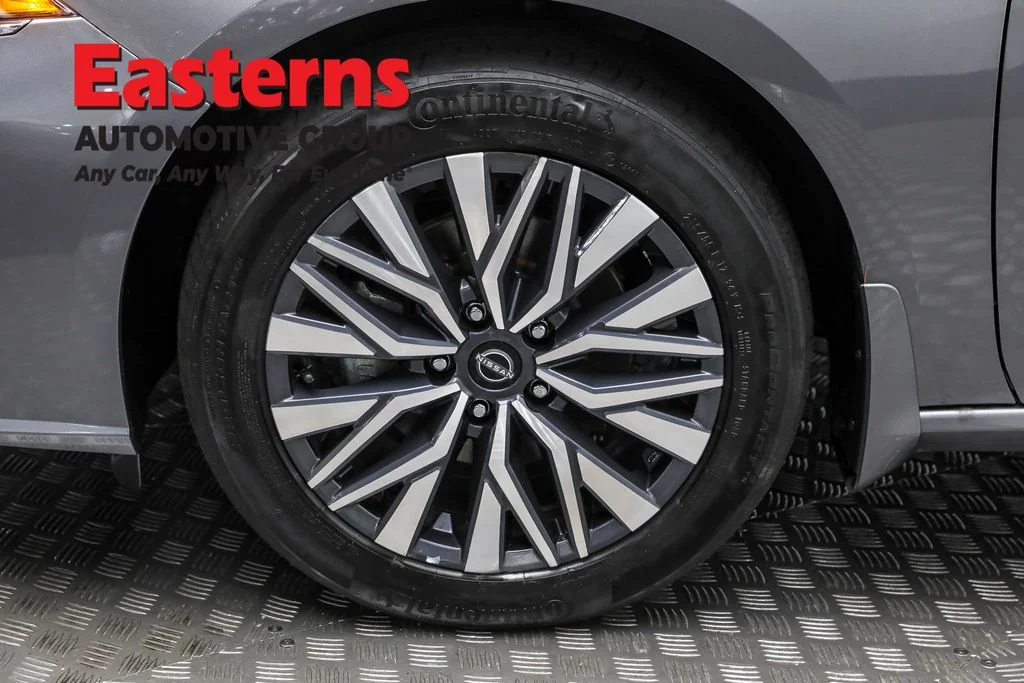 Used 2024 Gray Nissan 2.5 SV image 31