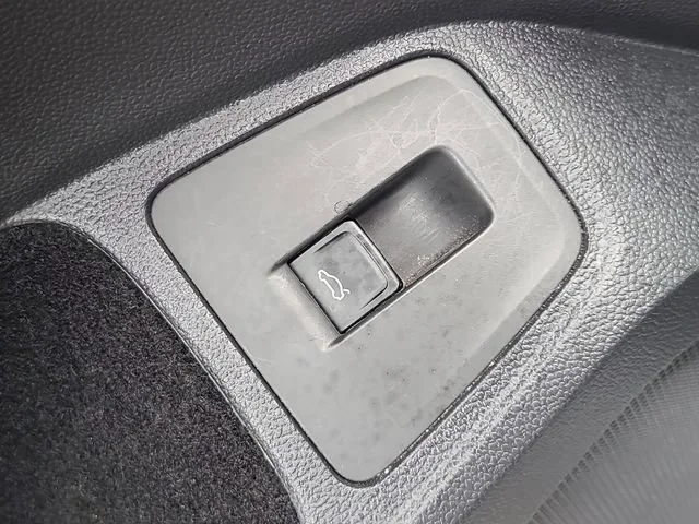 Used 2024 Gray Volkswagen SE image 18