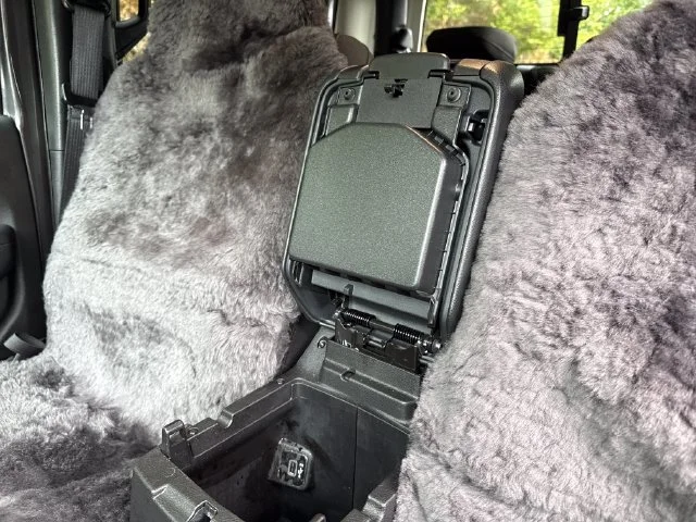 Used 2023 Granite Crystal Metallic Clearcoat Jeep Sport S image 22