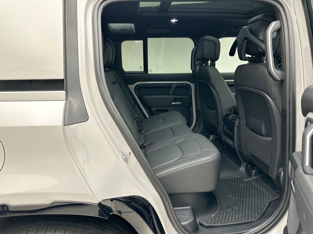 New 2026 Borasco Grey Land Rover X-Dynamic SE image 7